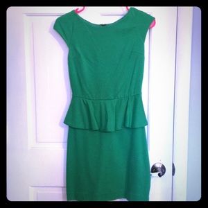 Express 0 XS Green Peplum Dress